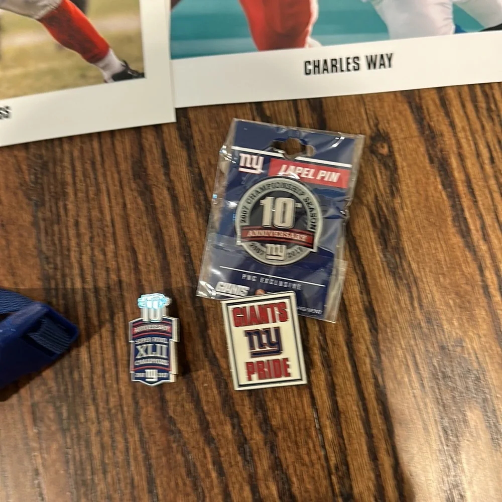 NWT 25 NY Giants items memorabilia and gear all in one bulk buy!! Great gift!! - Picture 4 of 5